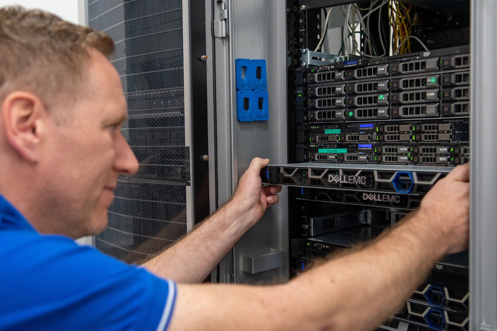 DC4 – instalace serveru